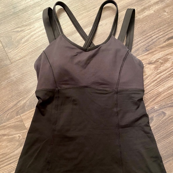 Lululemon Built In Bra Tank - Picture 2 of 3